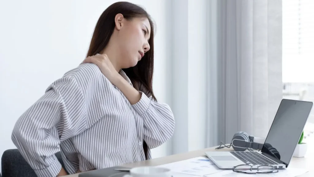 Chiropractic-Care-for-Desk-Workers